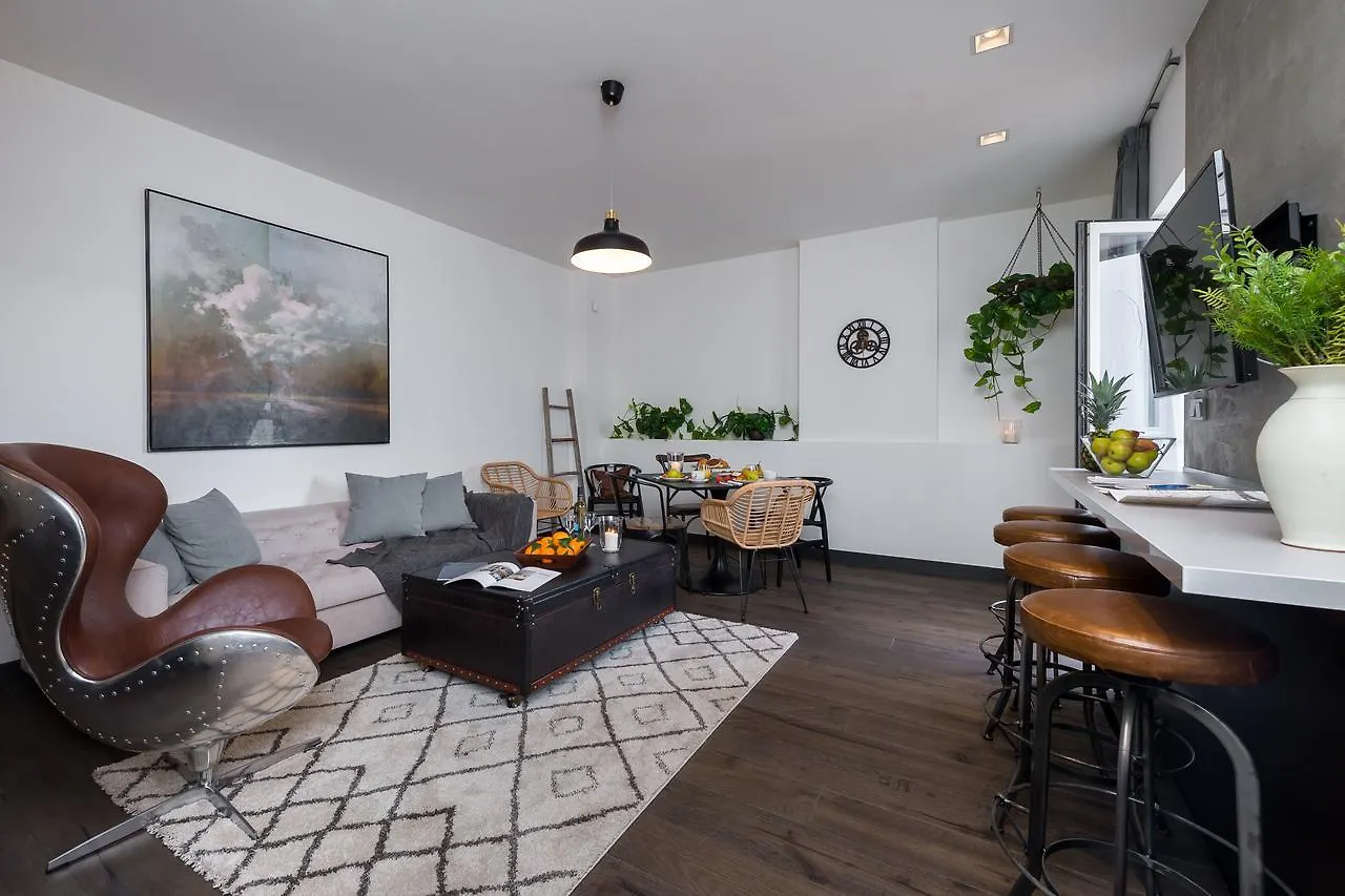 Empirent Old Town Apartments